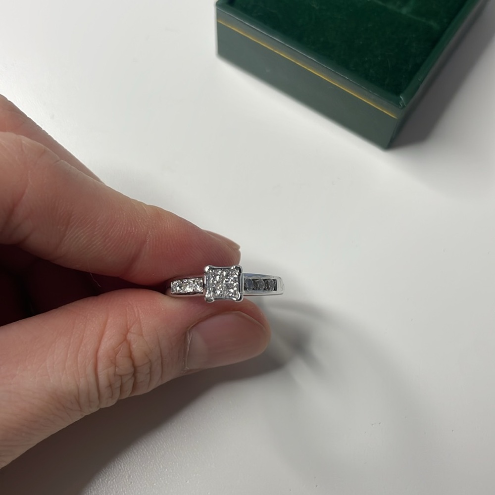 14K White Gold Diamond Ring